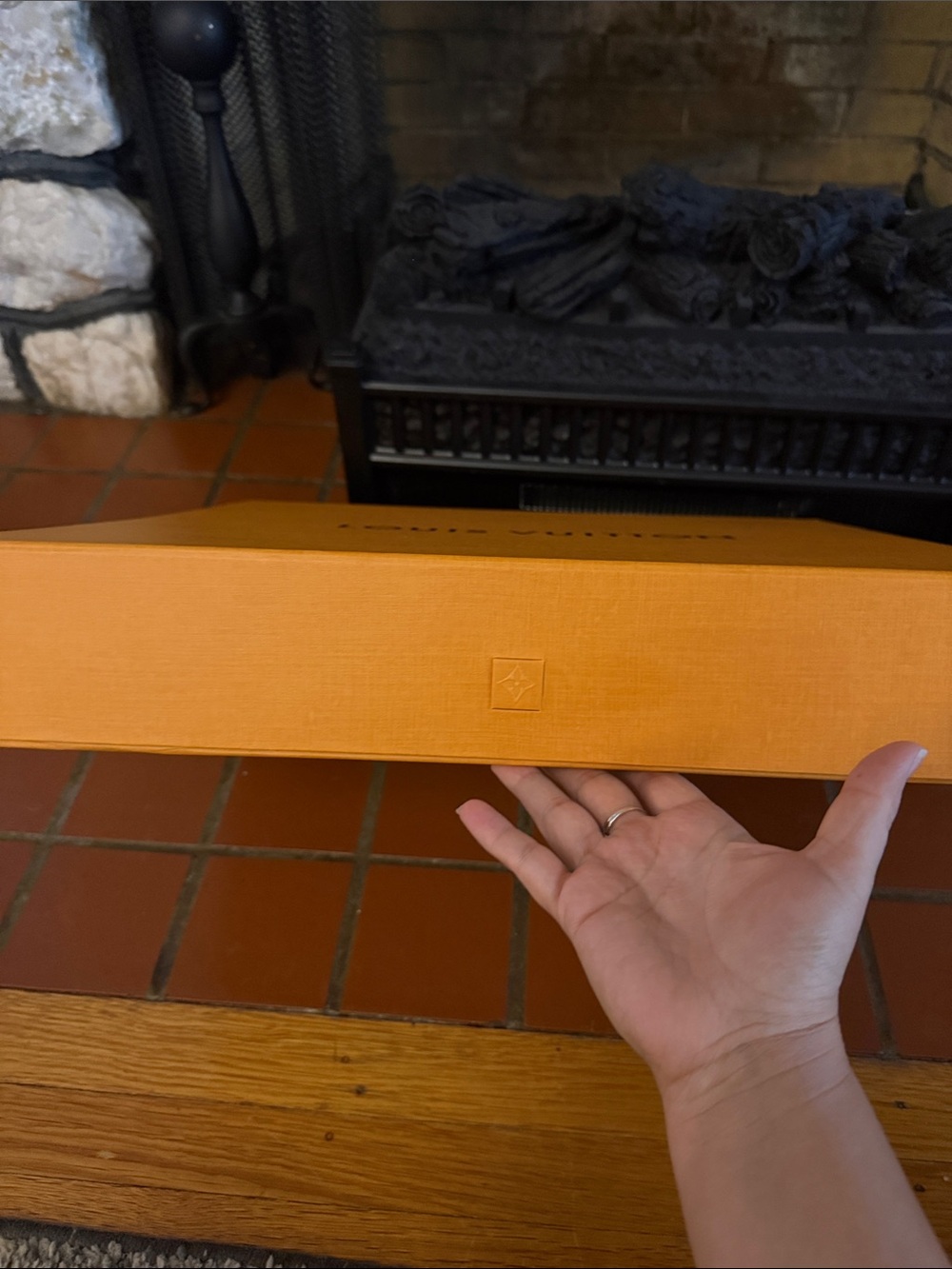 Louis Vuitton Bright Orange Gift Box with Black Logo - Picture 2 of 4